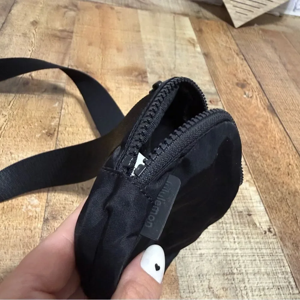 Lululemon everywhere belt bag 1L black